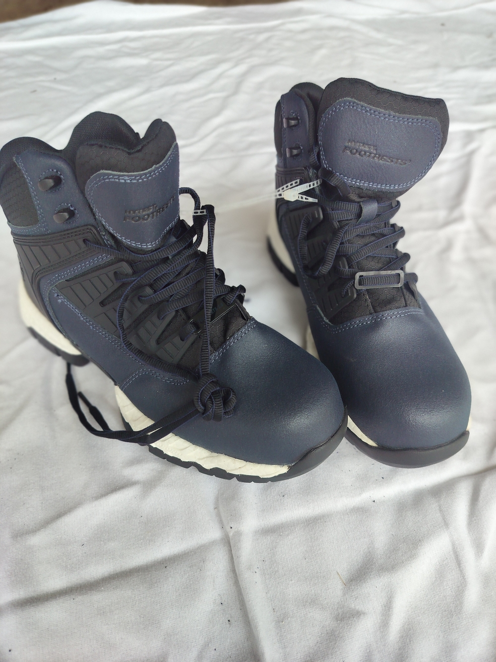 Hytest Footrest Steeltoe Shoe New